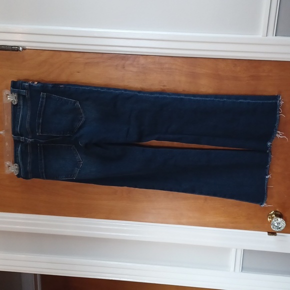 Liverpool The CROP Flare Sz.26/2. Rise 8.5". Raw Hem. L.25".Whiskered Finish.EUC - Picture 4 of 9